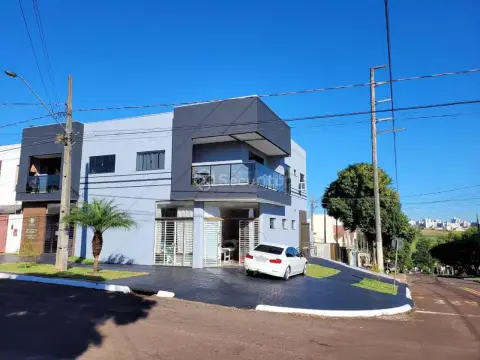 Prédio à venda, com 2 apartamentos e 2 salas comerciais, por R$ 1.300.000 - Coqueiral - Cascavel/PR