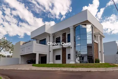 Casa com 3 quartos, 238 m², à venda por R$ 2.250.000 - Santa Cruz - Cascavel/PR
