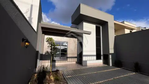 Casa com 2 dormitórios e 150m² no Tropical a venda!