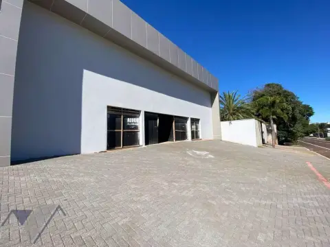 Barracão para alugar por R$ 30.000,00/mês - Centro - Cascavel/PR