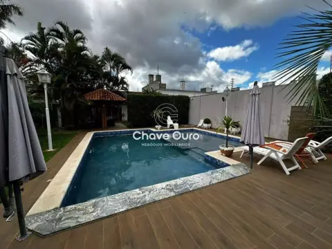 Casa com 3 quartos, 215 m², à venda por R$ 1.800.000 - Neva - Cascavel/PR