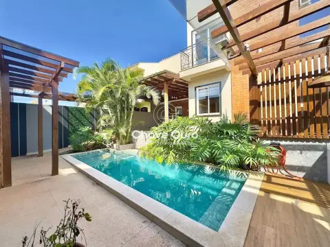Sobrado com 3 quartos, 268 m², à venda por R$ 2.700.000 - Pacaembu - Cascavel/PR