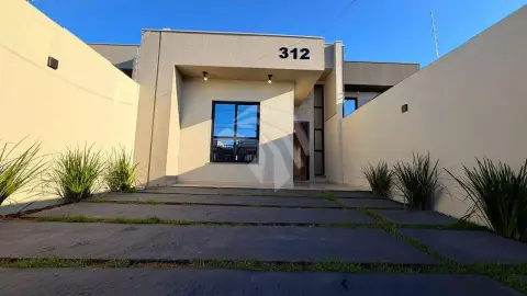 Casa com 3 dormitórios no Recanto Tropical a venda!