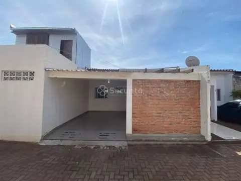 Casa com 2 quartos, 104 m², à venda por R$ 360.000 Pacaembu - Cascavel/PR