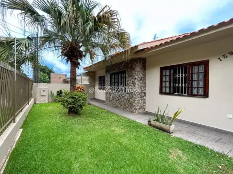 CASA COM AMPLO TERRENO NO PARQUE SÃO PAULO