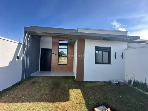 Casa com 3 quartos, 91 m², à venda por R$ 680.000 Loteamento Colinas Tropical - Cascavel/PR