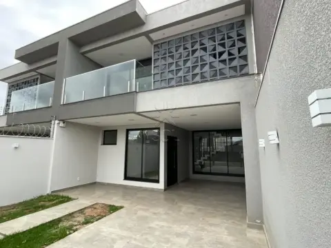 Sobrado amplo à venda no Jardim Ana Cristina em Foz do Iguaçu!