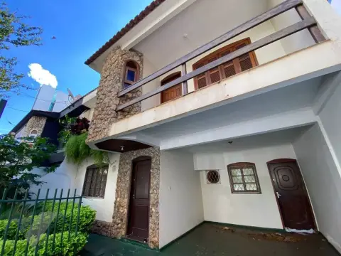 Sobrado para alugar, 176 m² por R$ 5.500,00/mês - Centro - Cascavel/PR
