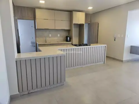Apartamento semimobiliado no Edificio Delucci com 1 suíte + 2 quartos e área de lazer completa