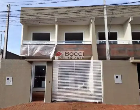Sobrado com 3 dormitórios sendo uma suíte à venda, 111 m² por R$ 570.000 - Jardim Ipê - Foz do Iguaçu/PR