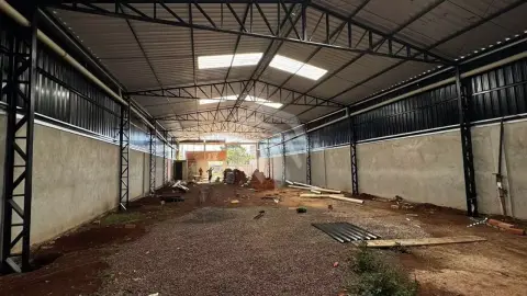 Barracão para alugar, 384 m² por R$ 10.500,00 - Esmeralda - Cascavel/PR