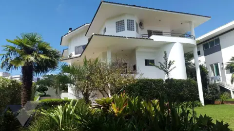 Casa com 4 quartos, 411 m², à venda por R$ 4.400.000 - Rua Terra Roxa - Região do Lago 2 - Cascavel/PR