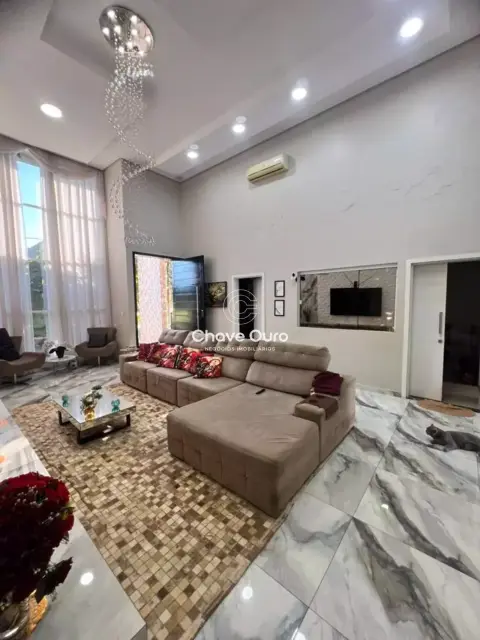 Sobrado com 3 quartos, 256 m², à venda por R$ 1.780.000 - Cataratas - Cascavel/PR