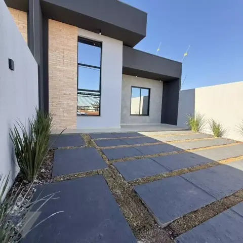 Casa com 2 quartos, 68 m², à venda por R$ 600.000 - Rua Adelar Miotto - Paraíso Tropical I - Cascavel/PR