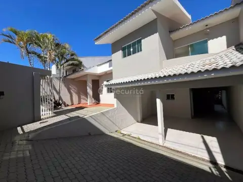 Sobrado com 3 dormitórios à venda, 177 m² por R$ 950.000,00 - Parque Verde - Cascavel/PR