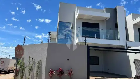 Sobrado à venda, 154 m² por R$ 990.000,00 - FAG - Cascavel/PR