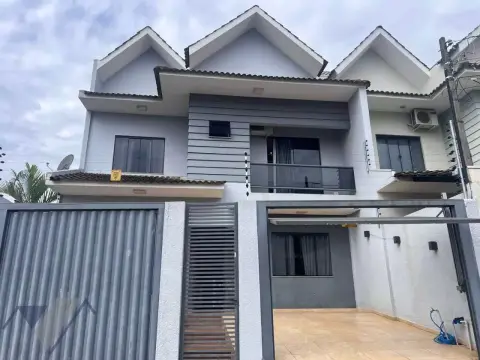 Sobrado à venda, 116 m² por R$ 710.000,00 - Parque São Paulo - Cascavel/PR