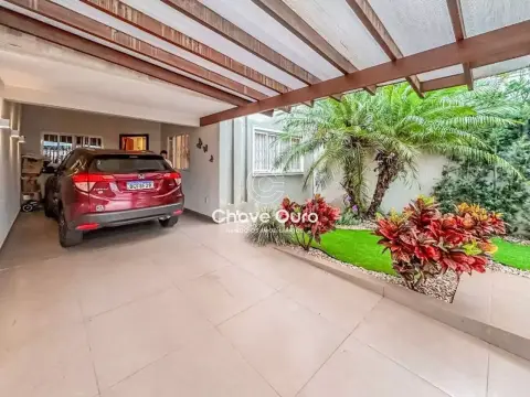 Sobrado com 3 quartos, 213 m², à venda por R$ 1.850.000 - Country - Cascavel/PR
