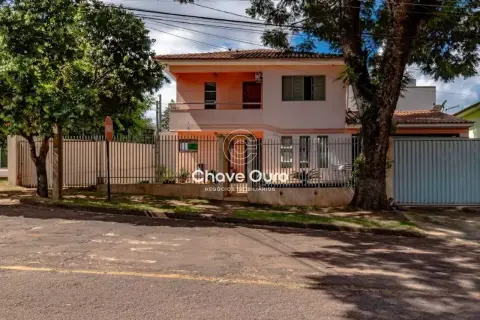 Sobrado com 4 quartos, 188 m², à venda por R$ 1.390.000 - Country - Cascavel/PR