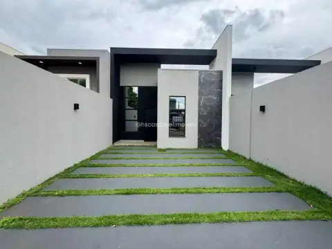 Casa no Veredas com suíte + 2 dormitórios - ampla sobra de terreno