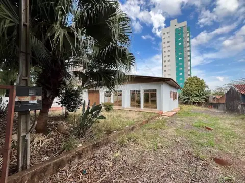 Casa com 3 quartos, 169 m², à venda por R$ 2.500.000 Centro - Cascavel/PR