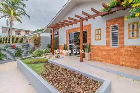 Casa com 3 quartos, 255 m², à venda por R$ 1.385.000 - Parque São Paulo - Cascavel/PR