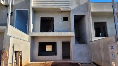 Sobrado com 3 dormitórios à venda, 126 m² por R$ 600.516,00 - Universitário - Cascavel/PR