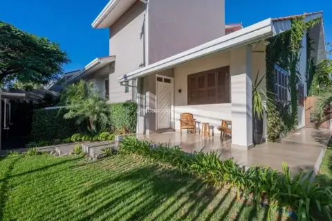 Casa com 4 dormitórios à venda, 390 m² por R$ 4.200.000,00 - Região do Lago 2 - Cascavel/PR