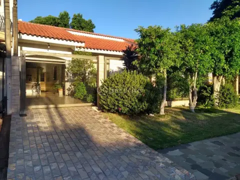 Casa com 3 dormitórios à venda, 142 m² por R$ 880.000,00 - Tropical - Cascavel/PR