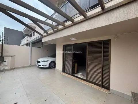 Sobrado com 4 dormitórios para alugar, 220 m² por R$ 7.000/mês - Country - Cascavel/PR