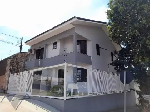 Sobrado com 3 quartos, 142 m², à venda por R$ 995.000 - Rua Castro Alves - Centro - Cascavel/PR