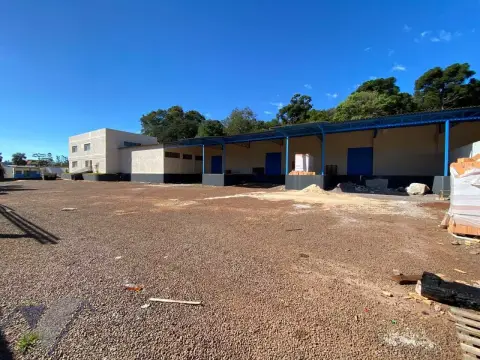 Barracão para alugar com 1500 m2 Localizado na BR 369 saída para Corbélia- Antigo Frios Cataratas - Barracao Com Docas , Área de Manobra
