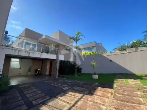 Sobrado com 3 dormitórios à venda, 224 m² por R$ 2.000.000,00 - Country - Cascavel/PR